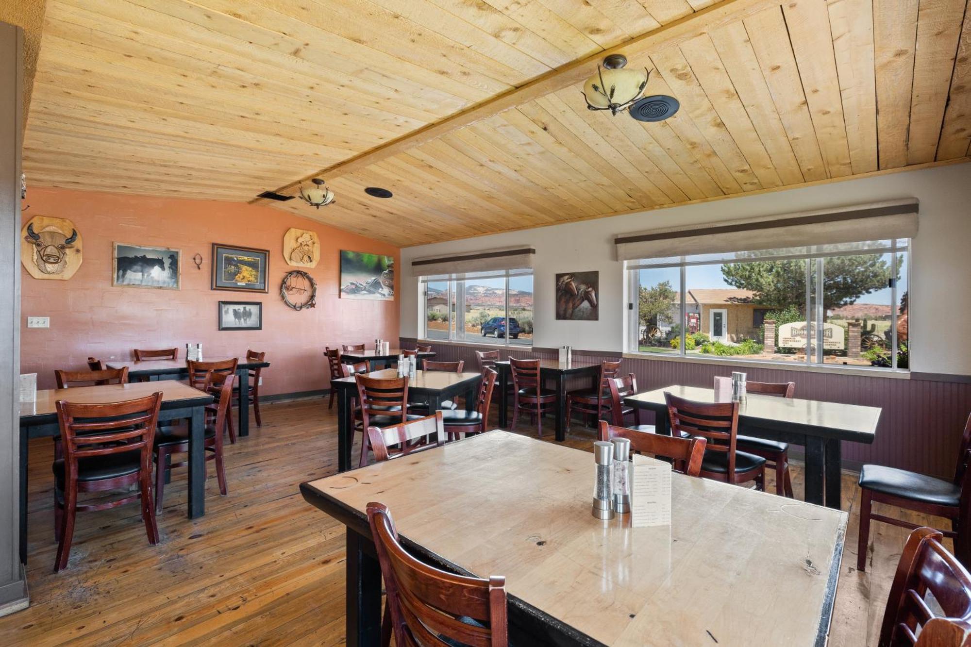 Broken Spur Inn & Steakhouse Torrey Εξωτερικό φωτογραφία