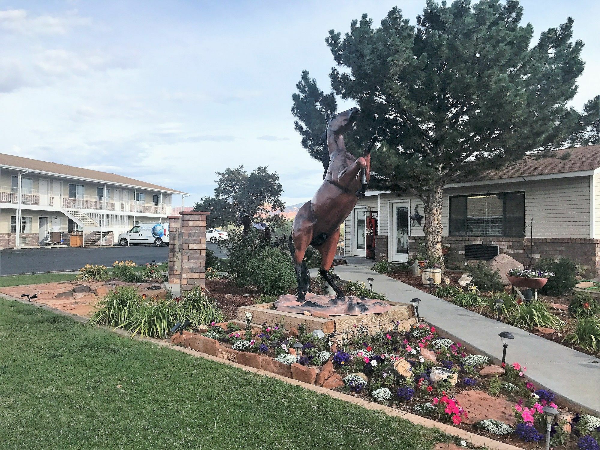 Broken Spur Inn & Steakhouse Torrey Εξωτερικό φωτογραφία